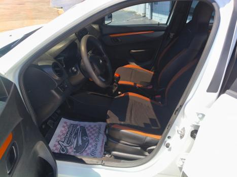 RENAULT Kwid 1.0 12V 4P SCE FLEX OUTSIDER, Foto 3