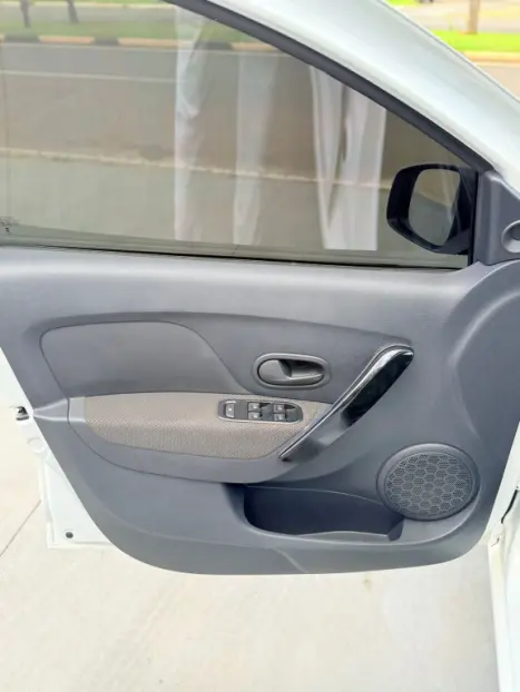 RENAULT Logan 1.0 12V 4P FLEX SCE ZEN, Foto 6