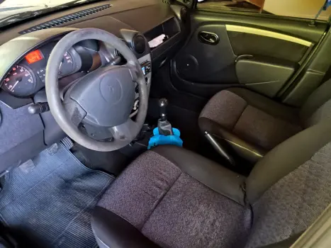 RENAULT Logan 1.0 16V 4P FLEX EXPRESSION, Foto 9 RENAULT Logan 1.0 16V 4P FLEX EXPRESSION, Foto 9