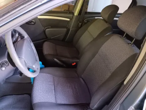 RENAULT Logan 1.0 16V 4P FLEX EXPRESSION, Foto 11 RENAULT Logan 1.0 16V 4P FLEX EXPRESSION, Foto 11