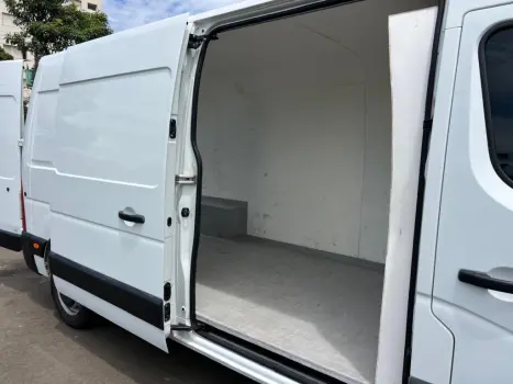 RENAULT Master 2.3 16V 3P DCI DIESEL FURGÃO L3H2, Foto 11