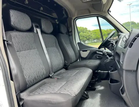 RENAULT Master 2.3 16V 3P DCI DIESEL FURGÃO L3H2, Foto 14