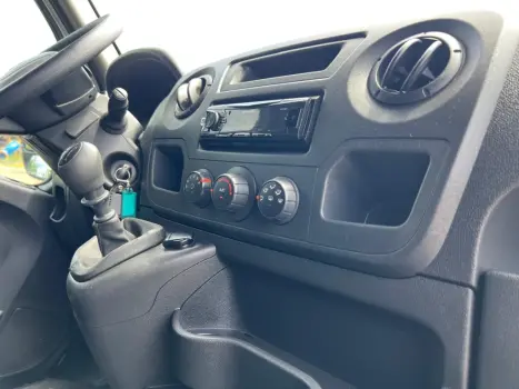 RENAULT Master 2.3 16V 3P DCI DIESEL FURGÃO L3H2, Foto 16