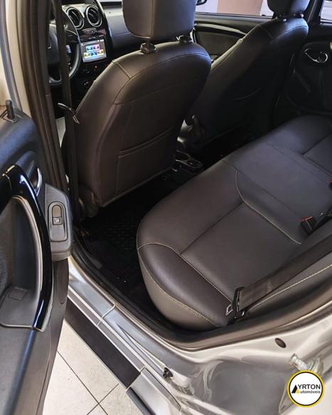RENAULT Oroch 2.0 16V 4P FLEX DYNAMIQUE AUTOM�TICO, Foto 14