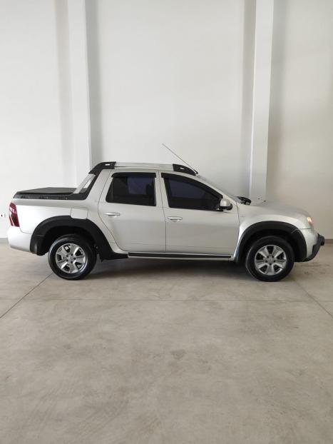 RENAULT Oroch 2.0 16V 4P FLEX DYNAMIQUE AUTOM�TICO, Foto 6