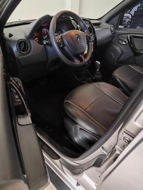 RENAULT Oroch 2.0 16V 4P FLEX DYNAMIQUE AUTOM�TICO, Foto 11