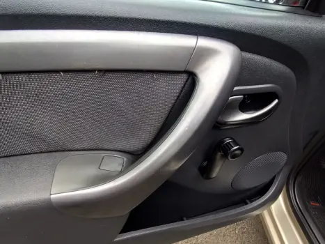 RENAULT Sandero 1.0 16V 4P FLEX EXPRESSION, Foto 16