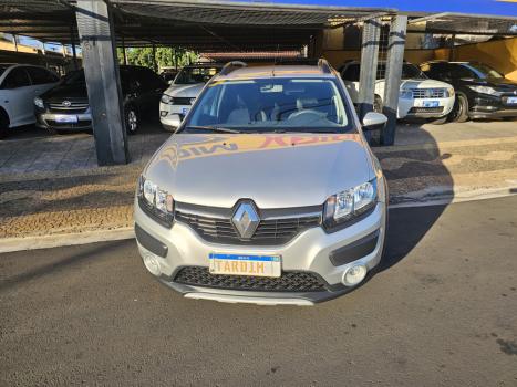 RENAULT Sandero 1.6 4P FLEX STEPWAY, Foto 2 RENAULT Sandero 1.6 4P FLEX STEPWAY, Foto 2