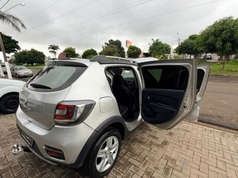 RENAULT Sandero 1.6 16V 4P SCE FLEX STEPWAY ICONIC X-TRONIC AUTOM�TICO CVT, Foto 4