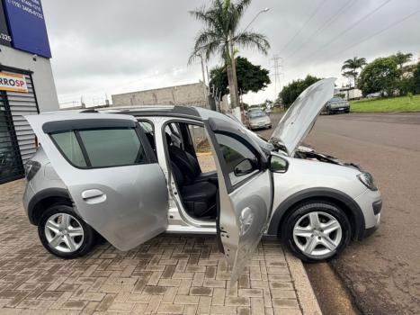 RENAULT Sandero 1.6 16V 4P SCE FLEX STEPWAY ICONIC X-TRONIC AUTOM�TICO CVT, Foto 6