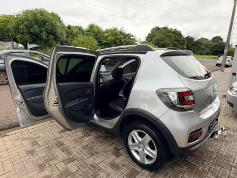 RENAULT Sandero 1.6 16V 4P SCE FLEX STEPWAY ICONIC X-TRONIC AUTOM�TICO CVT, Foto 7