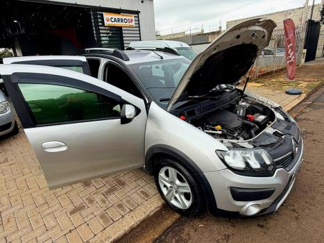 RENAULT Sandero 1.6 16V 4P SCE FLEX STEPWAY ICONIC X-TRONIC AUTOM�TICO CVT, Foto 11