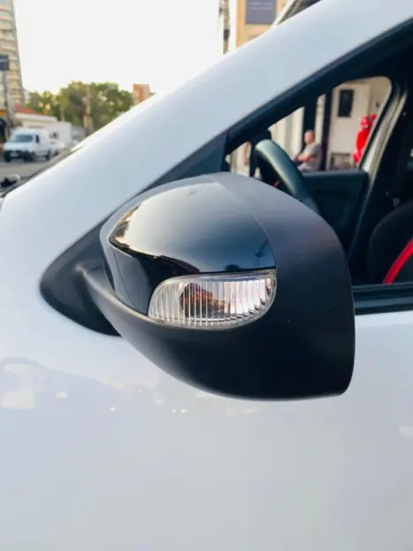 RENAULT Sandero 2.0 16V 4P RS FLEX, Foto 8