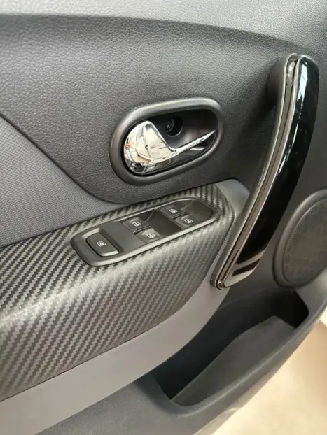 RENAULT Sandero 2.0 16V 4P RS FLEX, Foto 13