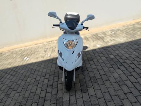 SUZUKI Burgman 125 , Foto 3