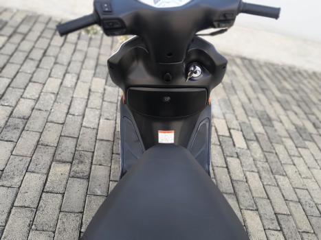 SUZUKI Burgman 125 , Foto 4