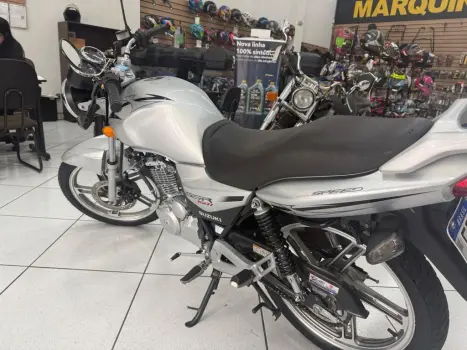 SUZUKI GSR 150 I, Foto 3