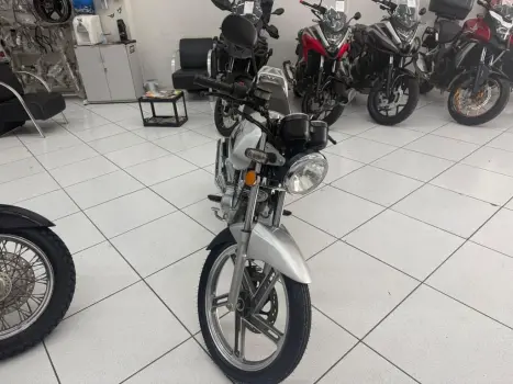SUZUKI GSR 150 I, Foto 7