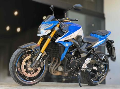 SUZUKI GSR 750 , Foto 3