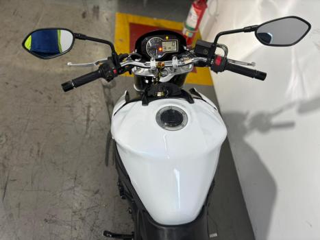 SUZUKI GSR 750 , Foto 3 SUZUKI GSR 750 , Foto 3