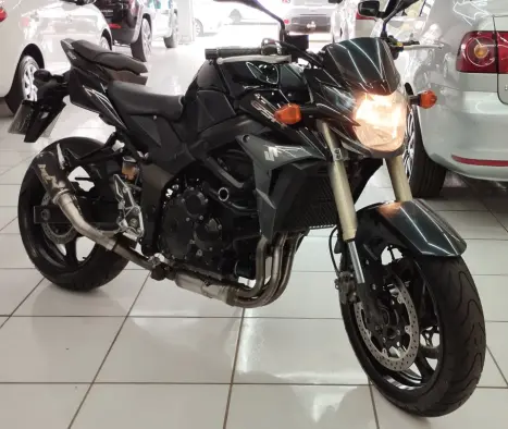 SUZUKI GSR 750 , Foto 3