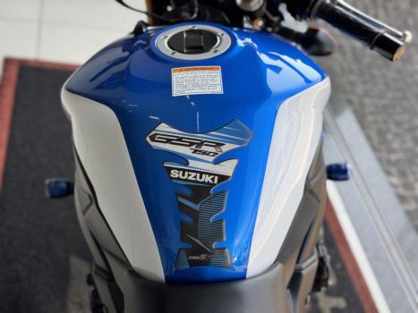 SUZUKI GSR 750 A ABS, Foto 6