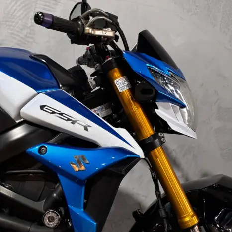 SUZUKI GSR 750 ZA, Foto 7