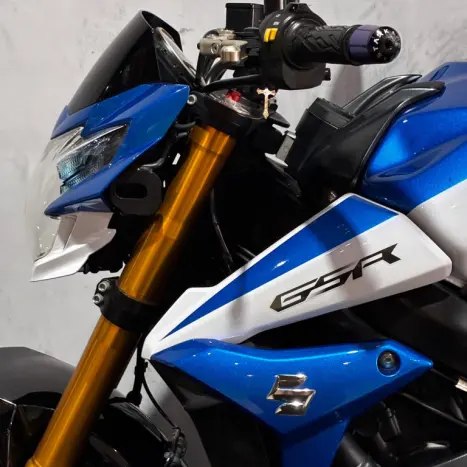 SUZUKI GSR 750 ZA, Foto 14