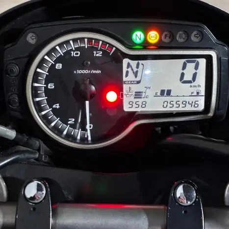SUZUKI GSR 750 ZA, Foto 19