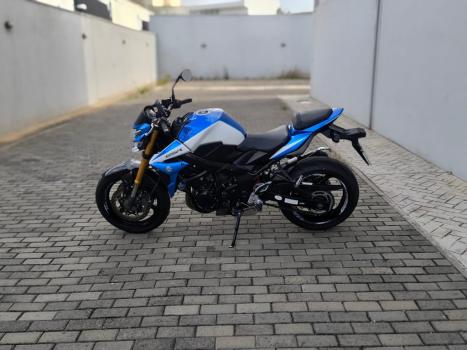 SUZUKI GSR 750 ZA, Foto 2