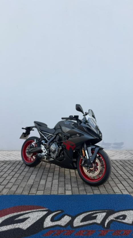 SUZUKI GSX-8R , Foto 3