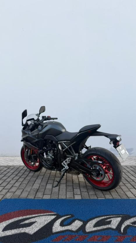 SUZUKI GSX-8R , Foto 5
