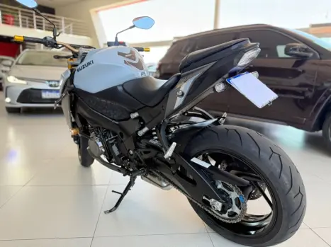SUZUKI GSX-S 1000 A, Foto 3 SUZUKI GSX-S 1000 A, Foto 3
