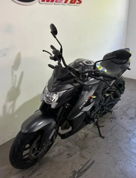 SUZUKI GSX-S 1000 A, Foto 8