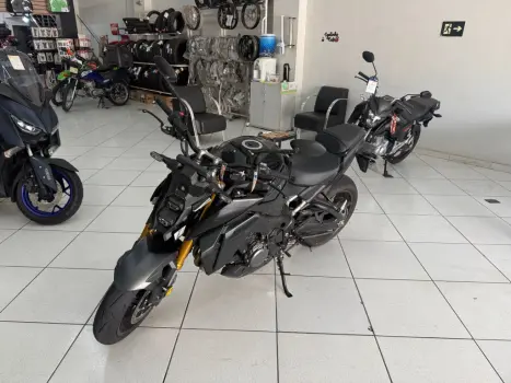 SUZUKI GSX-S 1000 A, Foto 2