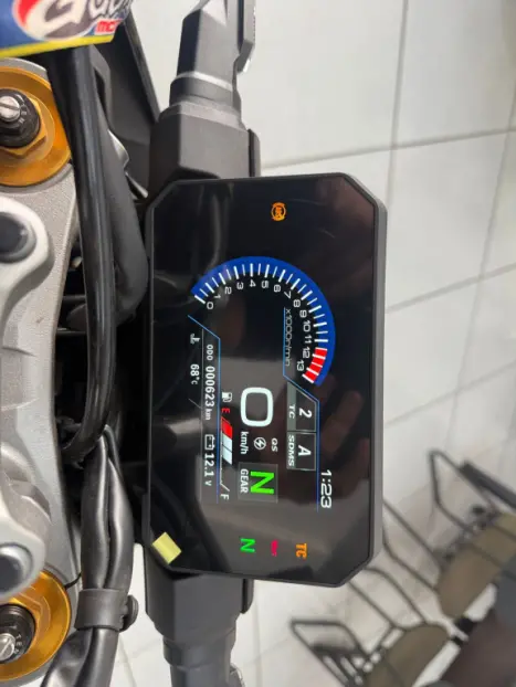 SUZUKI GSX-S 1000 A, Foto 10