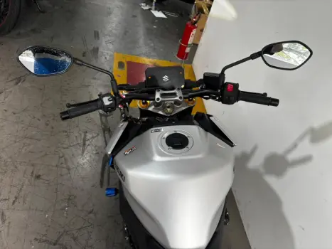 SUZUKI GSX-S 1000 A, Foto 7