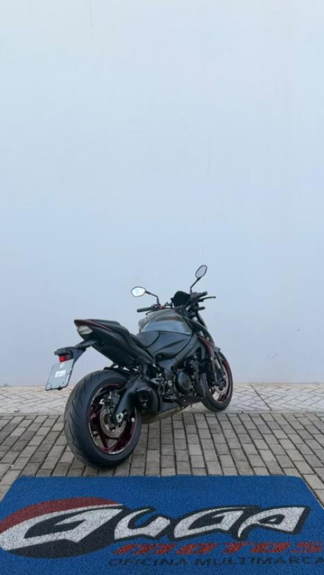 SUZUKI GSX-S 1000 A, Foto 6