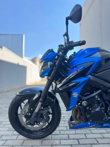 SUZUKI GSX-S 750 ABS, Foto 2