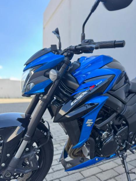 SUZUKI GSX-S 750 ABS, Foto 3