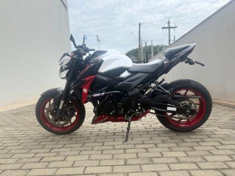 SUZUKI GSX-S 750 ABS, Foto 2
