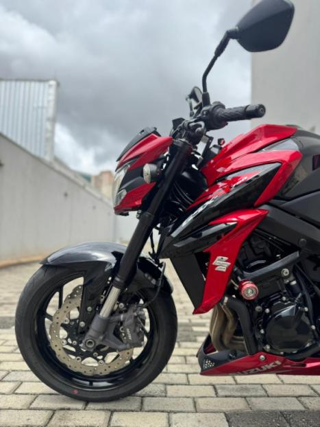 SUZUKI GSX-S 750 ABS, Foto 3