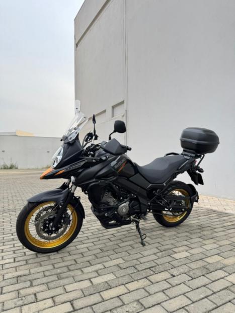 SUZUKI V-Strom DL 650 XT, Foto 2