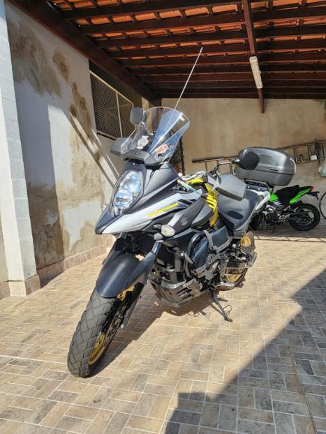 SUZUKI V-Strom DL 650 XT, Foto 2