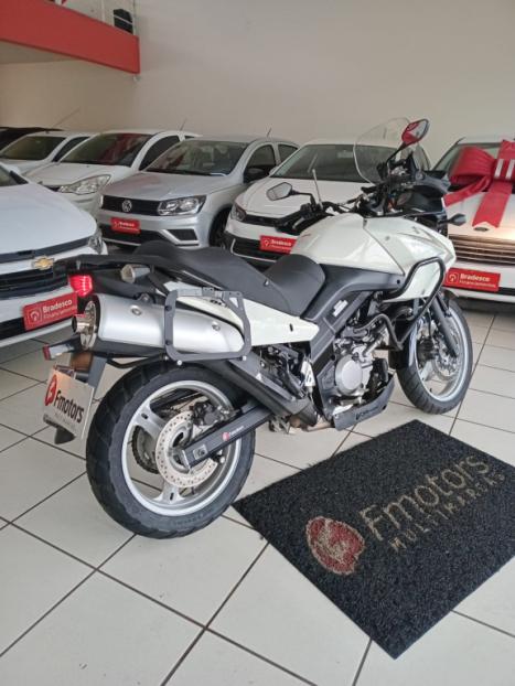 SUZUKI V-Strom DL 650 , Foto 4