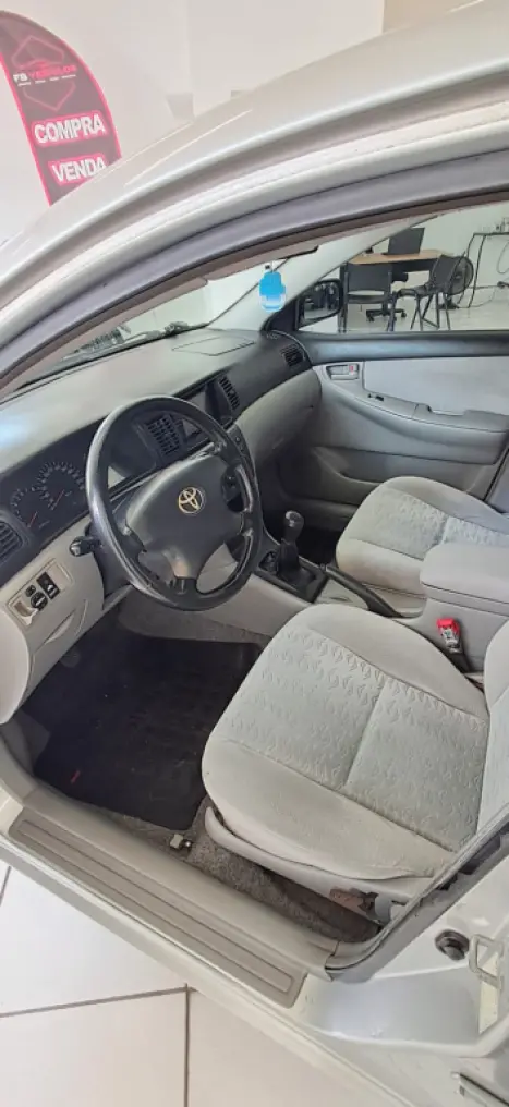 TOYOTA Corolla 1.8 16V 4P XEI, Foto 17
