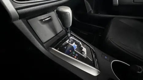 TOYOTA Corolla 2.0 16V 4P FLEX XEI DIRECT SHIFT AUTOM�TICO CVT, Foto 9