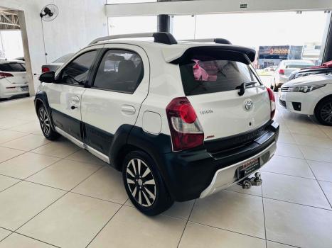TOYOTA Etios Cross 1.5 16V 4P, Foto 6