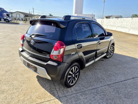TOYOTA Etios Cross 1.5 16V 4P, Foto 4