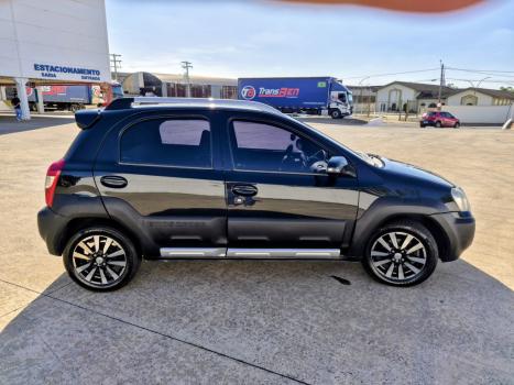 TOYOTA Etios Cross 1.5 16V 4P, Foto 6